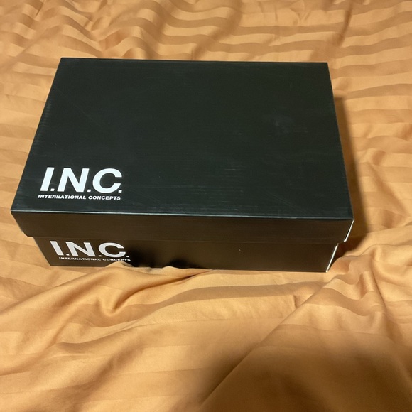 NWT INC Leopard Pumps 🐆 - Picture 2 of 9